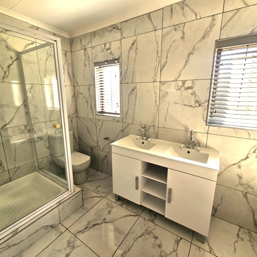 To Let 3 Bedroom Property for Rent in Safari Gardens North West